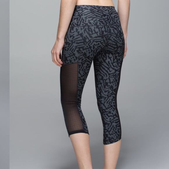 Lululemon Hot To Street Crop Leggings - Biggie Brushed Animal Coal Black 4 - Picture 2 of 8